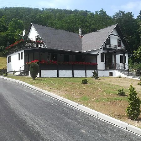 Penzion A Restauracia Hanisberg Krupina Dış mekan fotoğraf