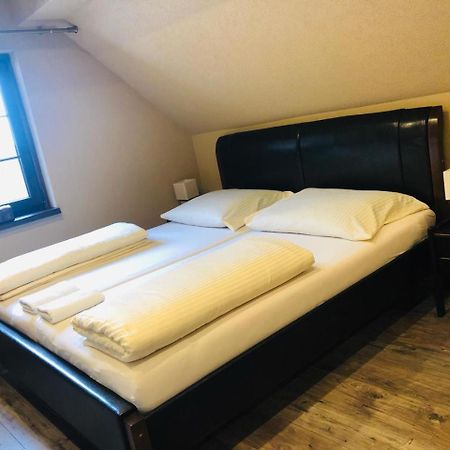 Penzion A Restauracia Hanisberg Krupina Dış mekan fotoğraf
