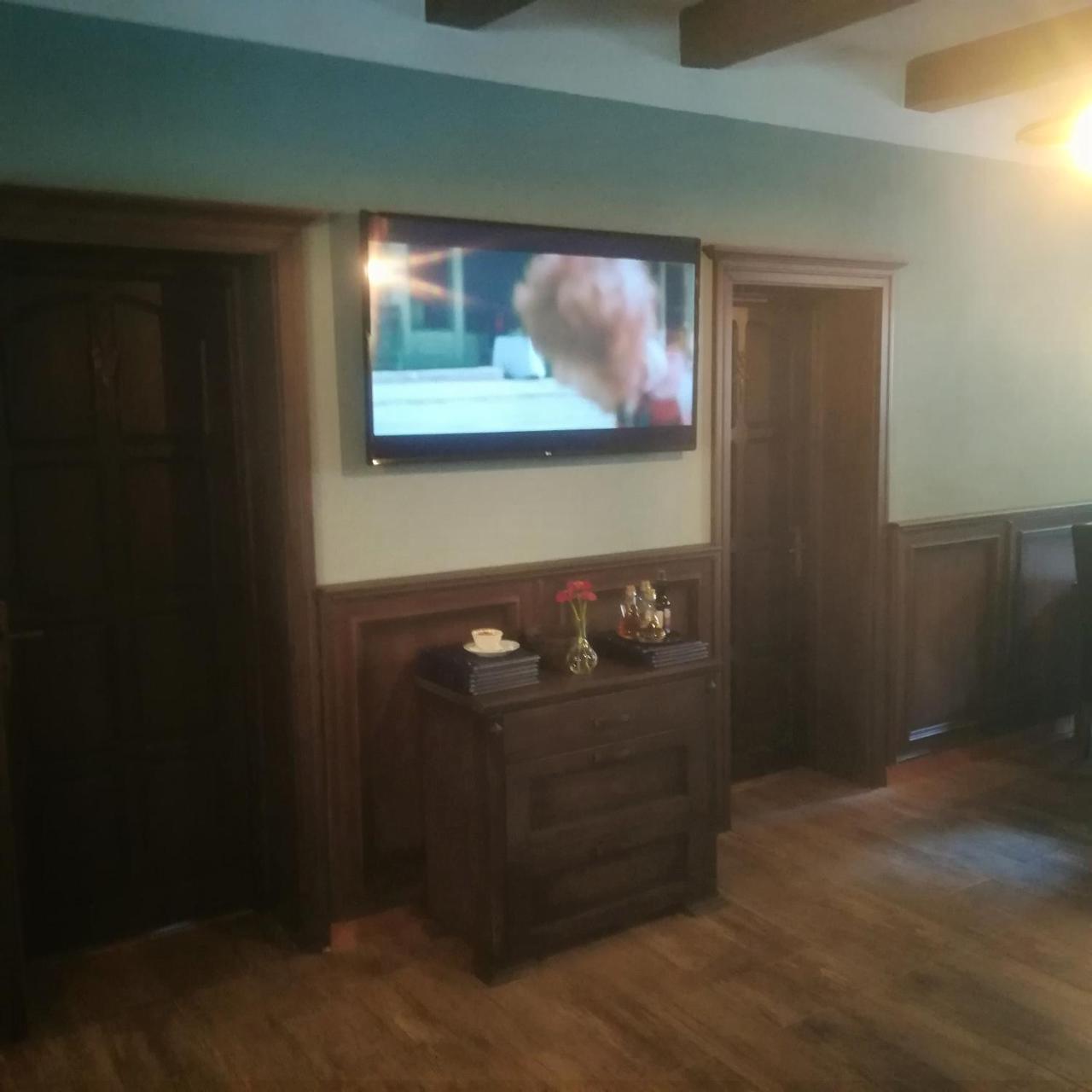 Penzion A Restauracia Hanisberg Krupina Dış mekan fotoğraf