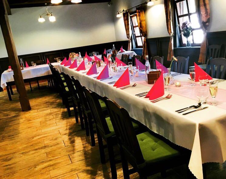 Penzion A Restauracia Hanisberg Krupina Dış mekan fotoğraf