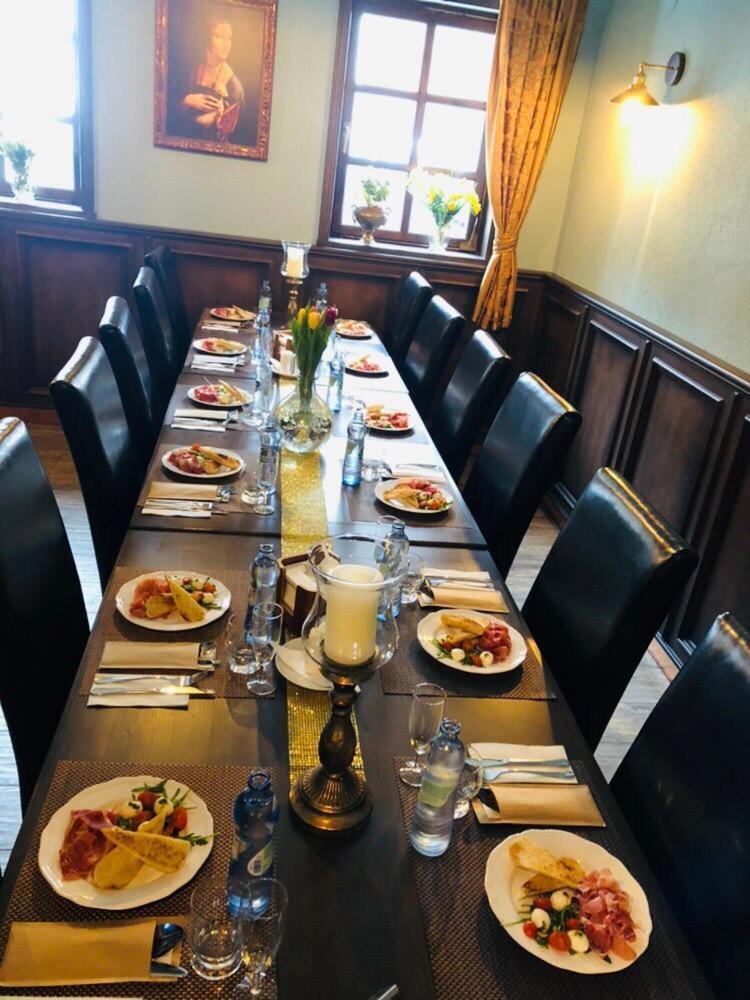 Penzion A Restauracia Hanisberg Krupina Dış mekan fotoğraf