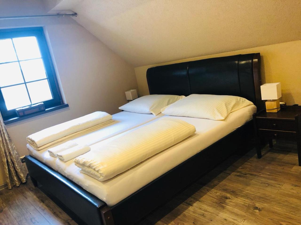 Penzion A Restauracia Hanisberg Krupina Dış mekan fotoğraf