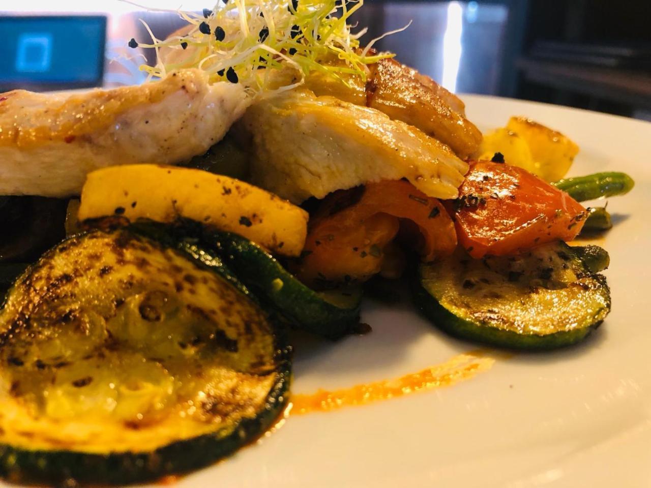 Penzion A Restauracia Hanisberg Krupina Dış mekan fotoğraf