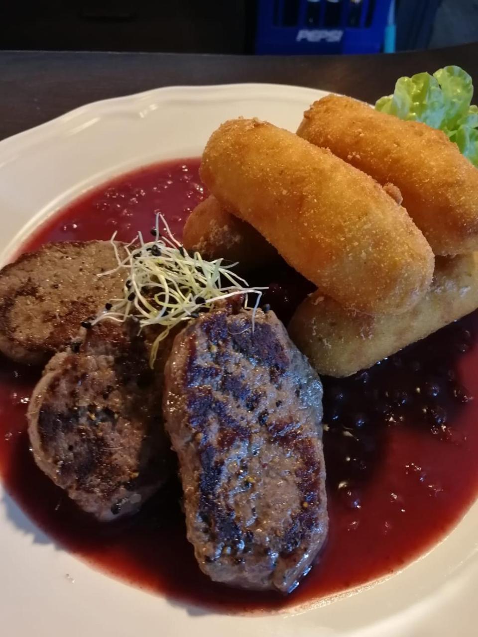 Penzion A Restauracia Hanisberg Krupina Dış mekan fotoğraf