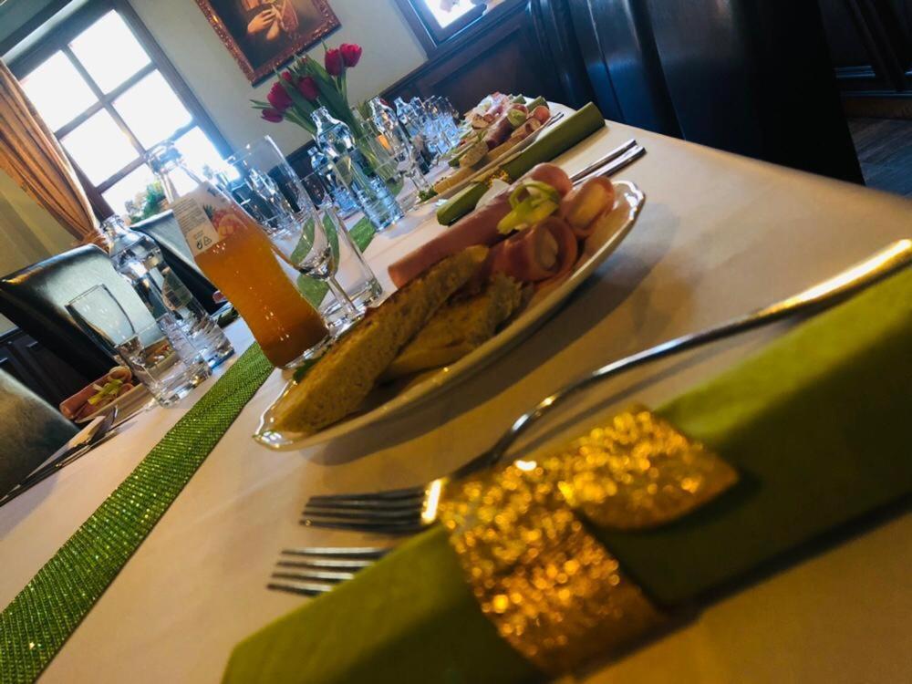 Penzion A Restauracia Hanisberg Krupina Dış mekan fotoğraf